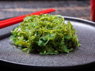 wakame algue brune