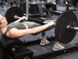 hip thrust musculation fesse fessiers gluteus ass booty arrondi ferme rond galbe tonicite muscle exercice programme
