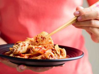 kimchi coreen fermente chou epices piment sante probiotiques fermentation aliment traditionnel cuisine asie recette