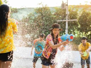 songkran festival thailande fete eau bataille traditions nouvel an thai