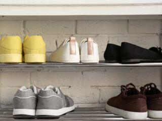 retirer ses chaussures maison sante hygiene bacteries